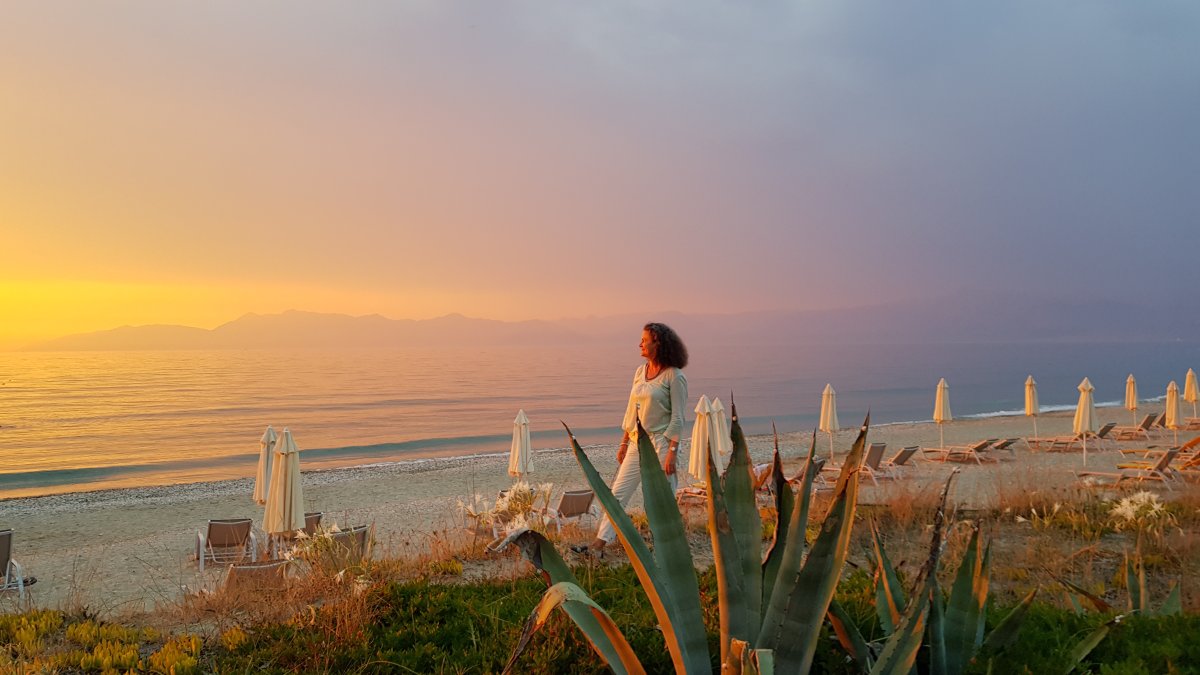 Healing light Lavinia at sunset